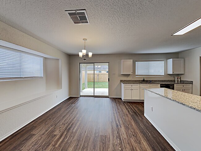 Building Photo - 9210 Laguna Falls