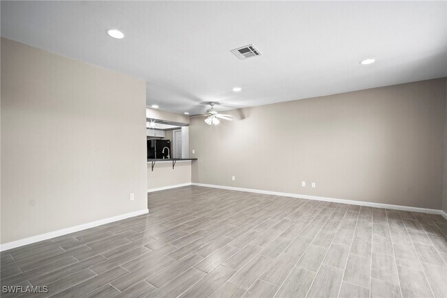 Building Photo - 1413 SE 23rd Pl