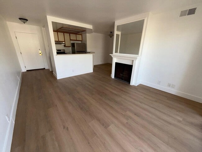 Foto del edificio - 1321 N Vista St