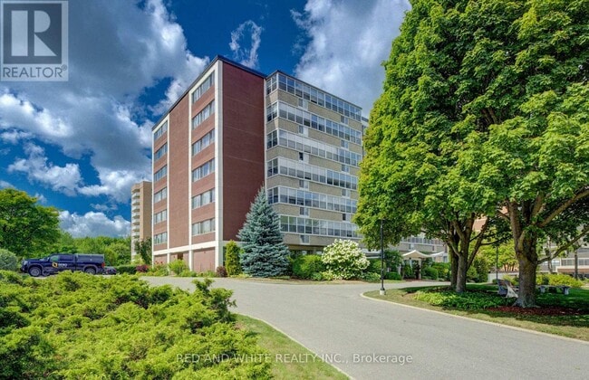 Building Photo - 45-445 Westmount Rd N