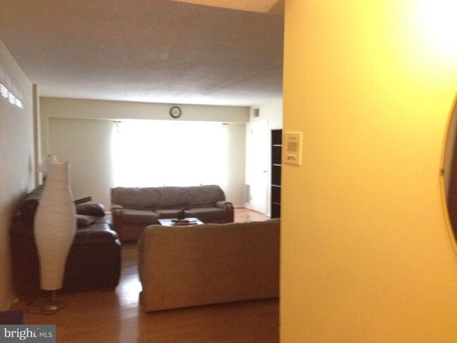 Building Photo - 7680 Tremayne Pl