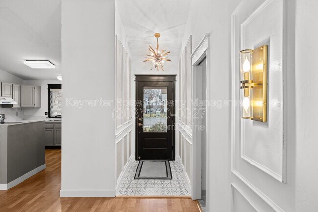 Foto del edificio - 2698 E Bergeson St