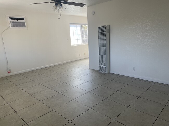 Foto del edificio - 1712 Cherry Ave