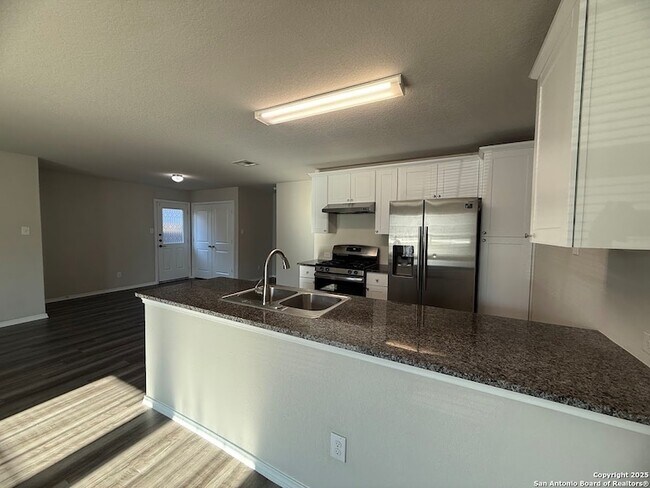 Building Photo - 7734 Nopalitos Cv