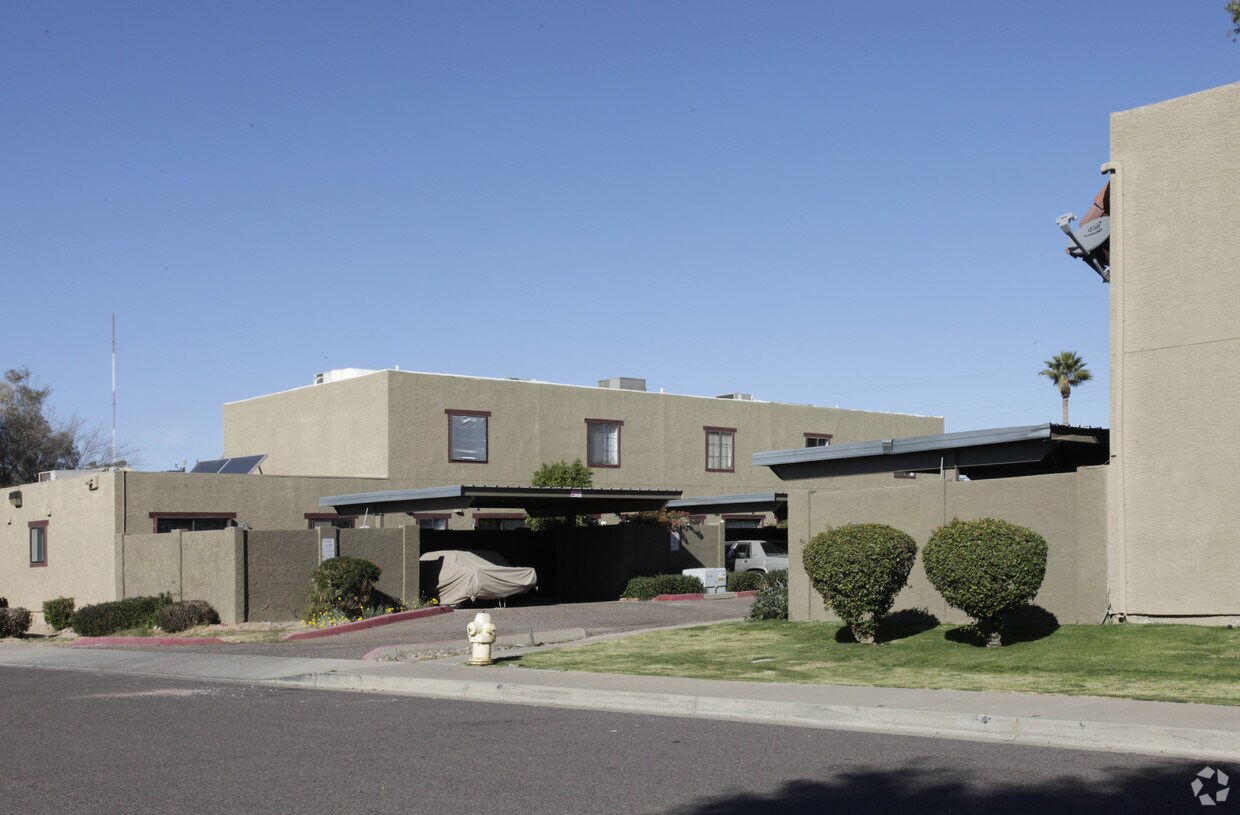 Building Photo - 2724 W Mclellan Blvd