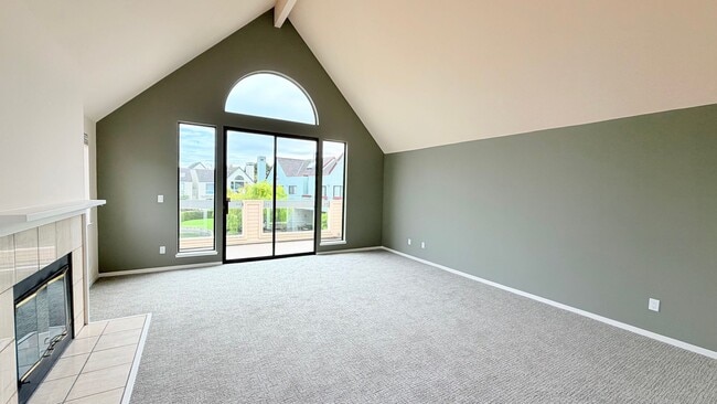 Photo - 8 Eclipse Ct House