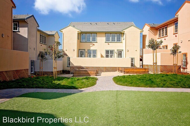 Building Photo - 3 br, 2.5 bath House - 72 Blackbird Circle
