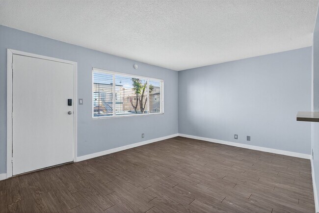 Foto del edificio - 1121 Daisy Ave