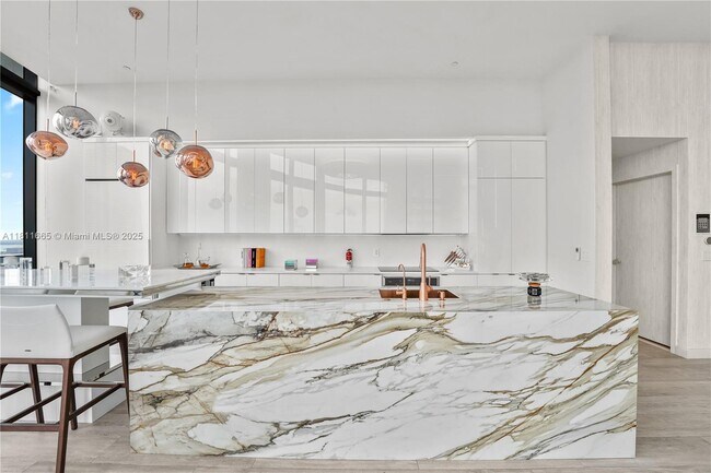 Foto del edificio - 45 SW 9th St