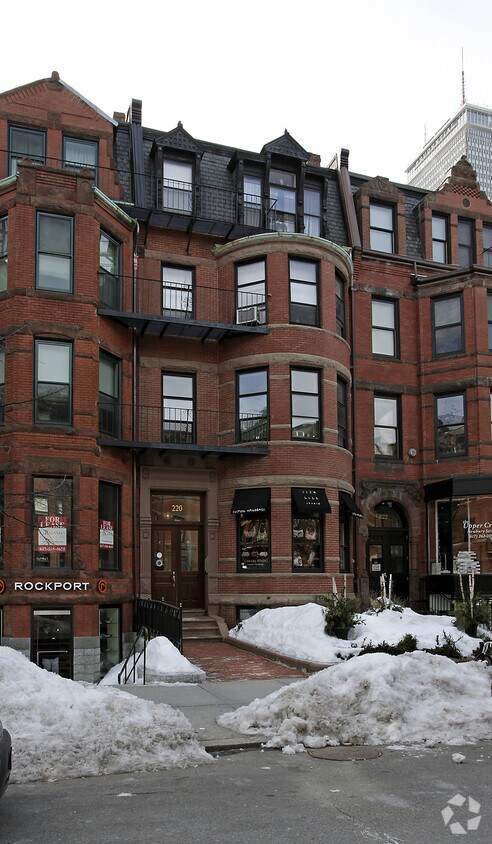 Primary Photo - 220 Newbury St