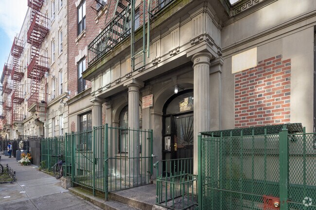 Entrance - 560 W 160th St