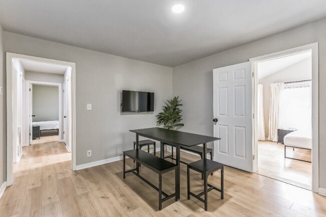 Building Photo - 2265 Wildwood Dr