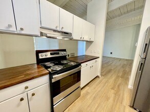 Building Photo - 9019 E Liberty Ave