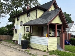 Building Photo - 19969 Hanna St