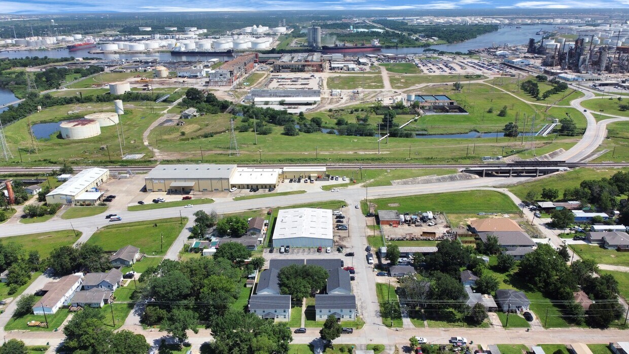 Foto principal - 500 W Pitts Ave