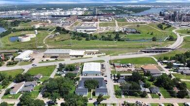 Building Photo - 500 W Pitts Ave