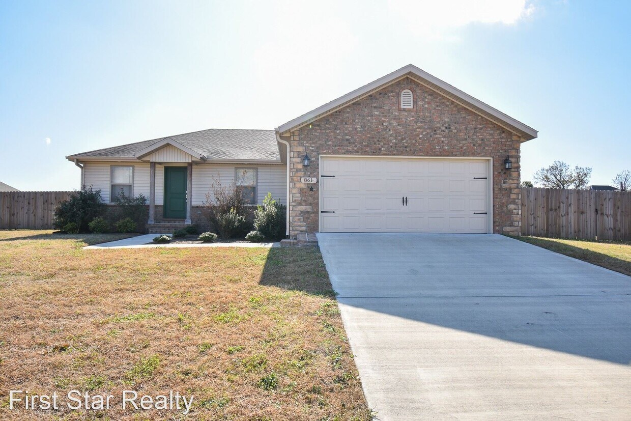 Primary Photo - 3 br, 2 bath House - 861 Carroll Drive