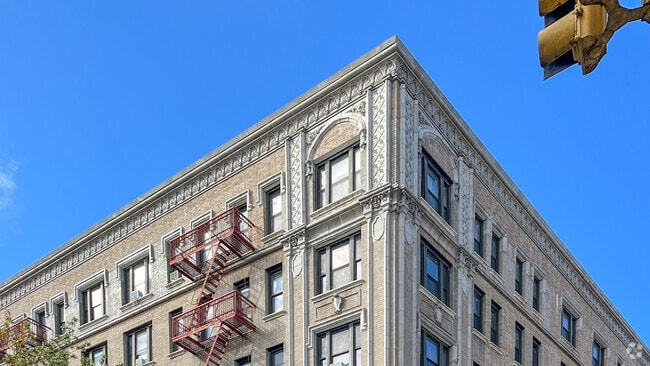 Building Photo - 47 Fort Washington Ave