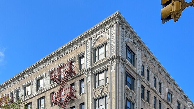 Foto del edificio - 47 Fort Washington Ave