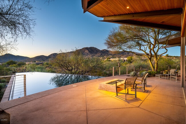 Building Photo - 11565 E Salero Dr