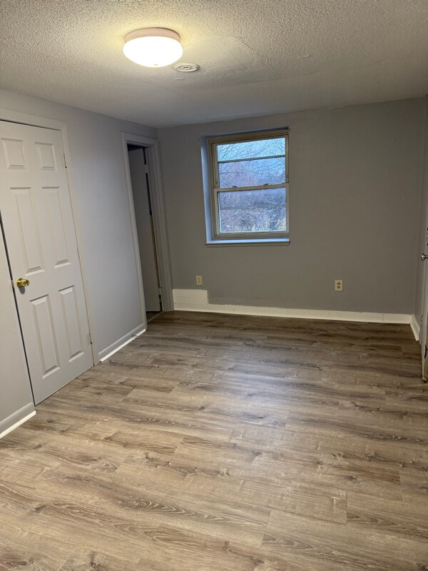 Foto del edificio - 50 E Main St