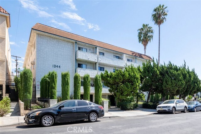 Foto del edificio - 1344 N Martel Ave