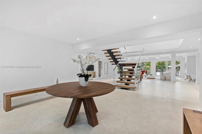 Foto del edificio - 945 Mariner Dr