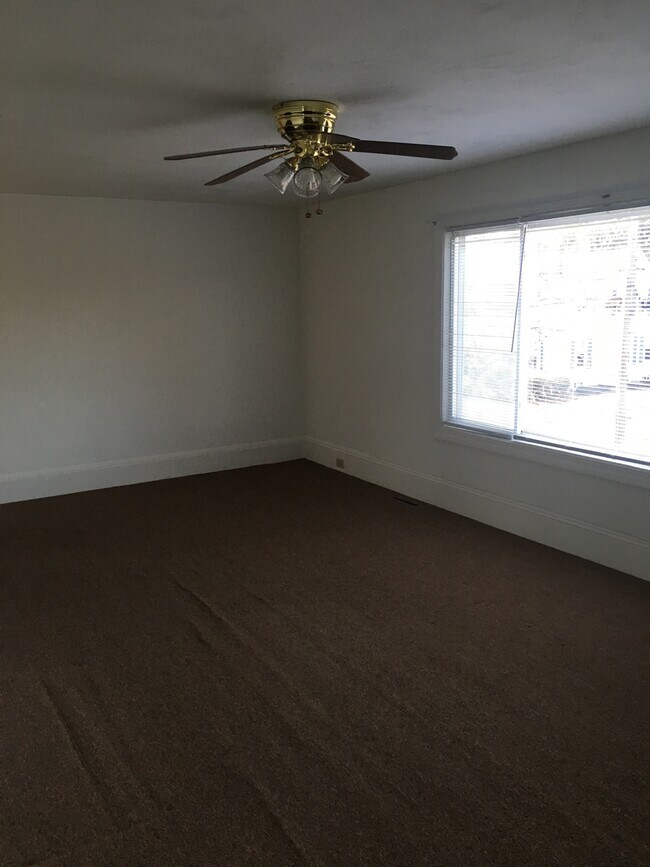 Living/family room - 145 Exchange St