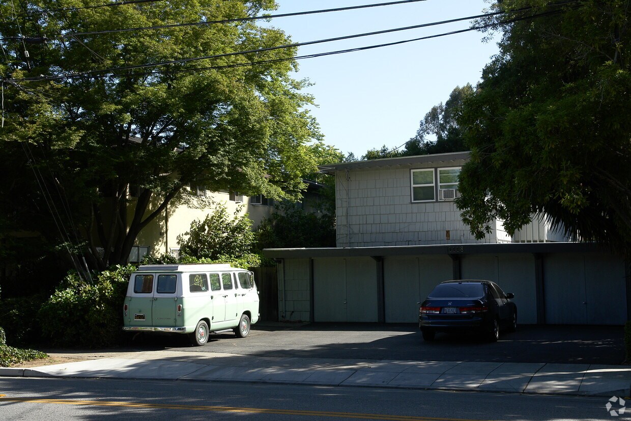 Building Photo - 1118 Laurel St