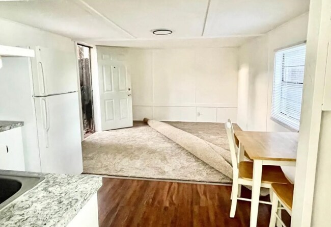 Building Photo - 1805 Collins Ave
