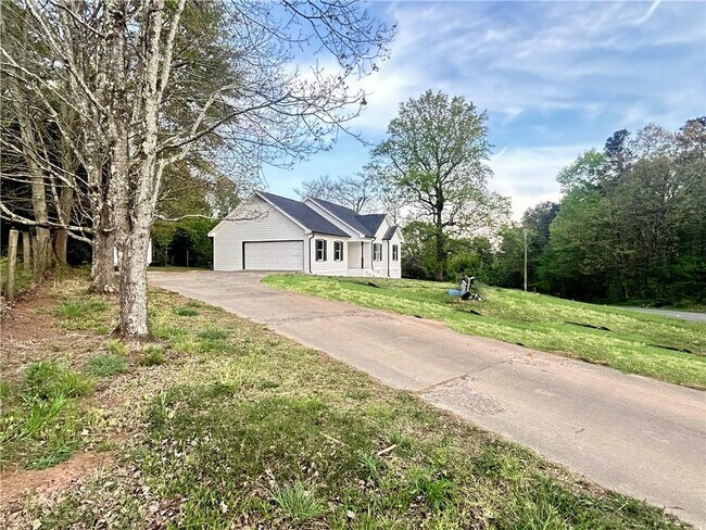 Foto del edificio - 3590 Chamblee Gap Rd