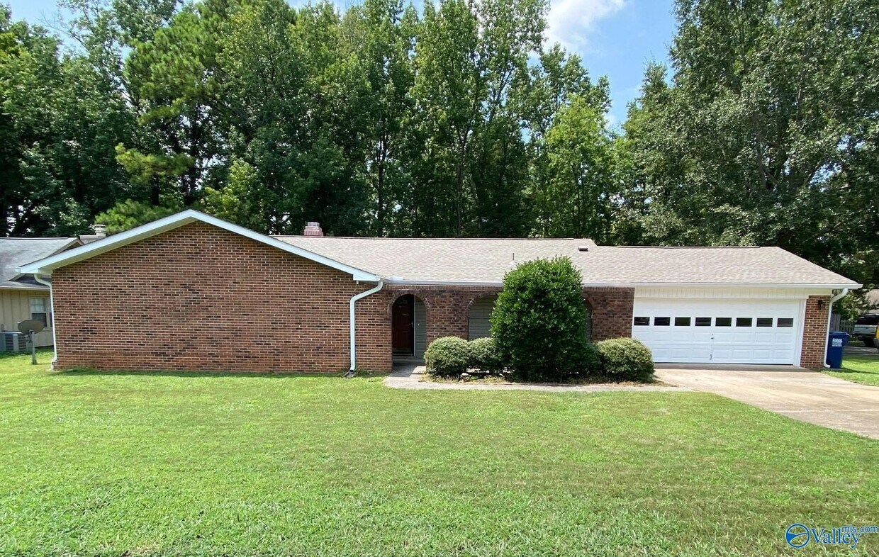 12032 Queens Pl SE, Huntsville, AL 35803 House Rental in Huntsville
