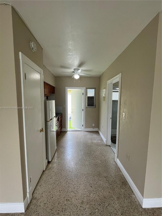 Foto del edificio - 940 SW 4th Ave