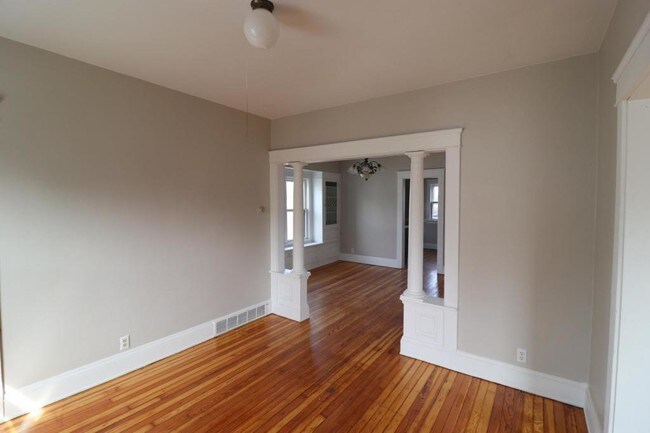 Building Photo - 10308 Ignatius Avenue #Rear Up