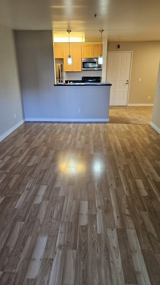 Foto del edificio - 6400 Christie Ave