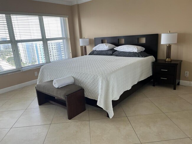 Foto del edificio - 405 N Ocean Blvd