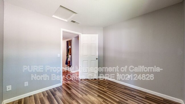 Building Photo - 403 Mission Blvd