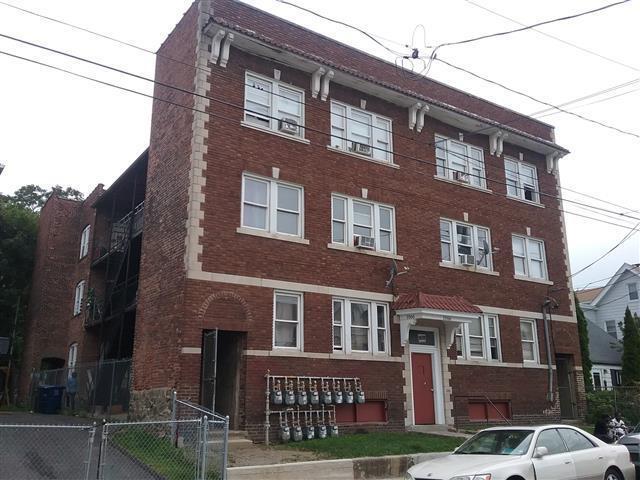 Foto principal - 1066 Kossuth St