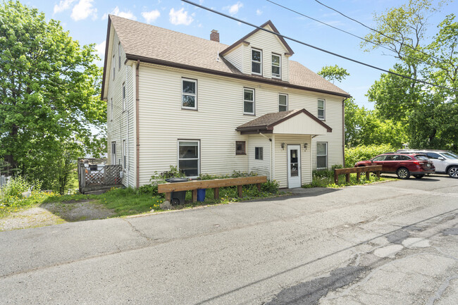 Building Photo - 12 Folger Ave