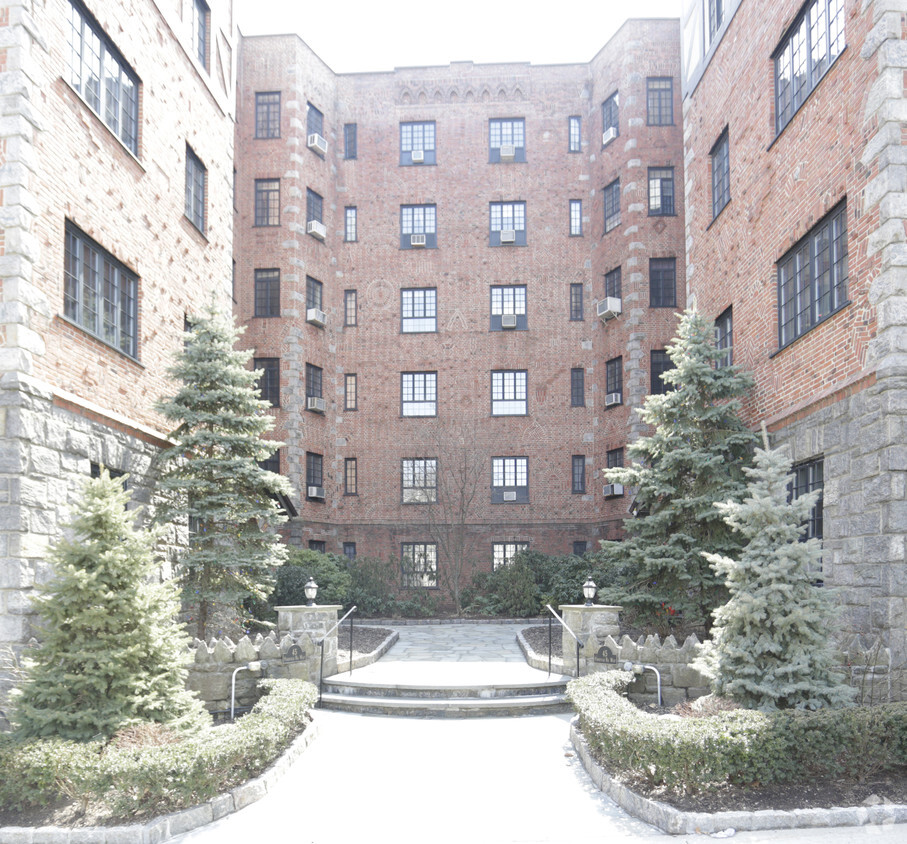 Building Photo - White Hall Apartments