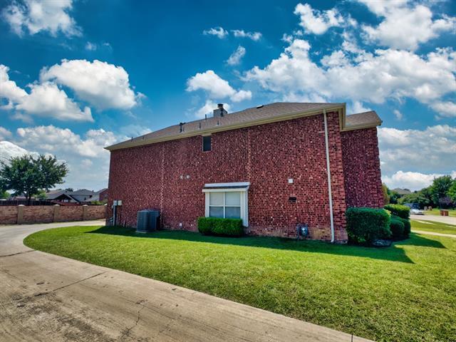 Building Photo - 1402 Stone Canyon Way