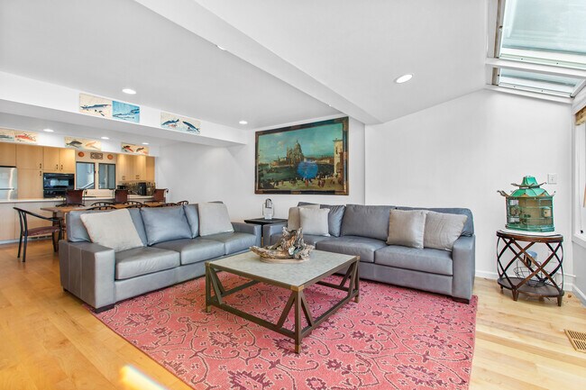 Foto del edificio - 100 N 8th St