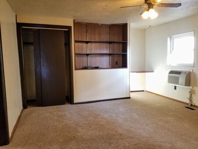 Foto del edificio - Cozy One Bedroom Apartment! Great Oakland ...