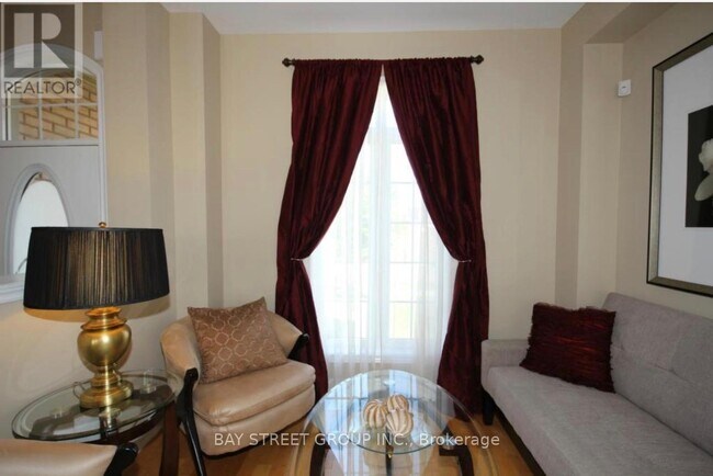 Building Photo - 3364 Hayhurst Crescent