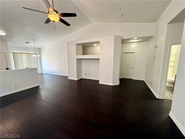 Foto del edificio - 6613 N McCarran St