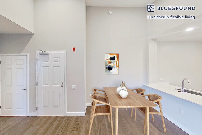 Building Photo - 1099 Admiral Ct