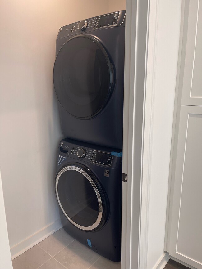 Foto del edificio - 418 Burton Dr