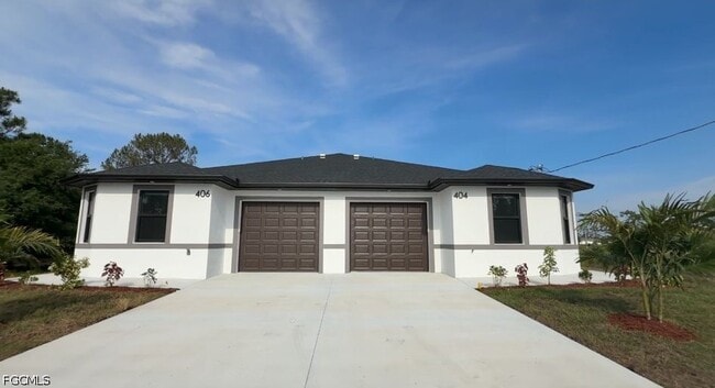 Foto del edificio - 404-406 Chalet Ave S