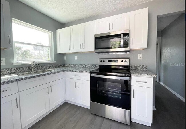 Foto del edificio - 3513 Walker Rd