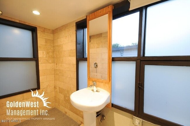 Photo - Charming 1Bdm 1Ba Unit in the Heart of Pho... House